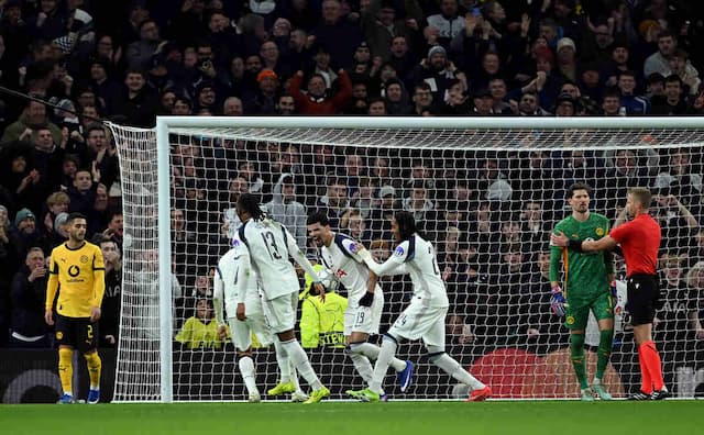 Tottenham domina o Borussia Dortmund e entra no G8 da Champions Tottenham domina o Borussia Dortmund e entra no G8 da Champions