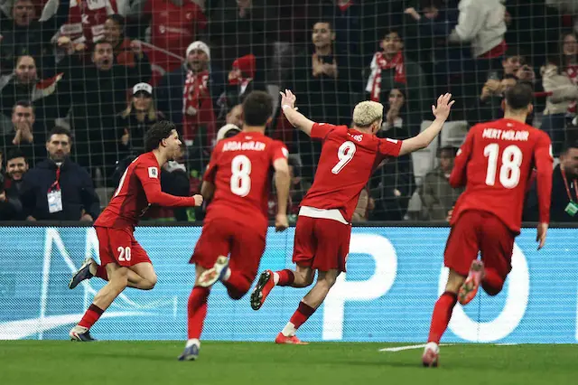 Turquia vence Romênia e avança à final da repescagem europeia Turquia vence Romênia e avança à final da repescagem europeia