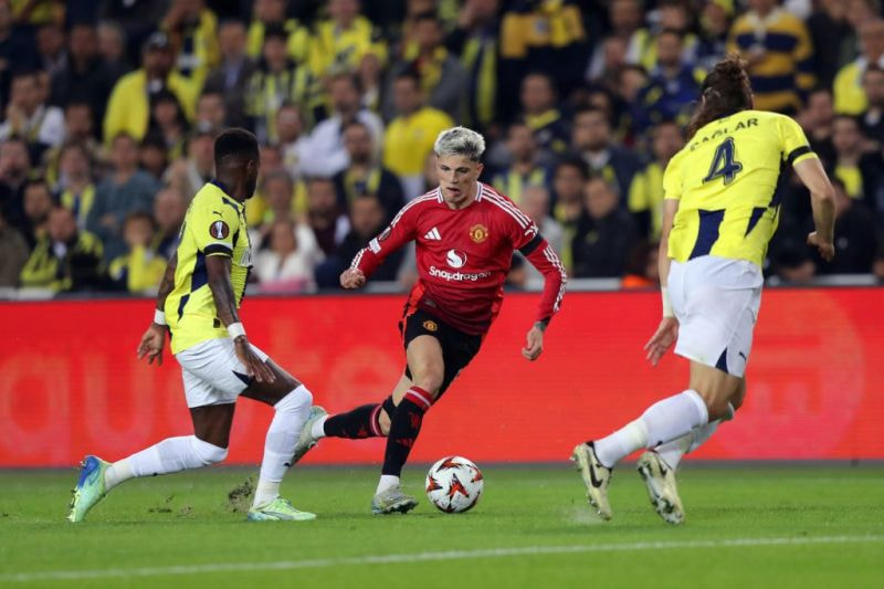 Imagem da noticia United empata com o Fenerbahçe e segue sem vencer na Europa League