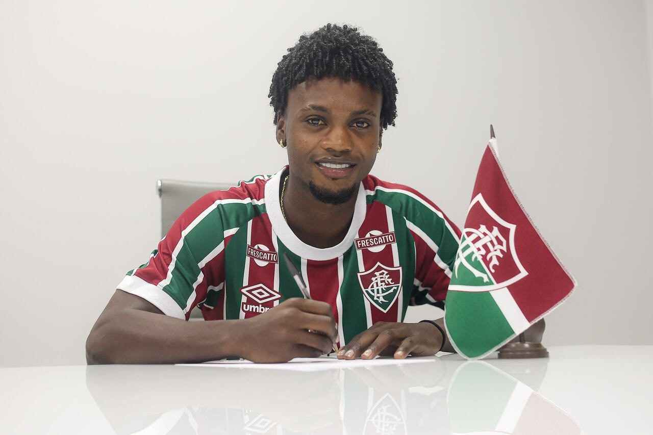 Imagem da noticia Santi Moreno é regularizado e está à disposição para estrear pelo Fluminense