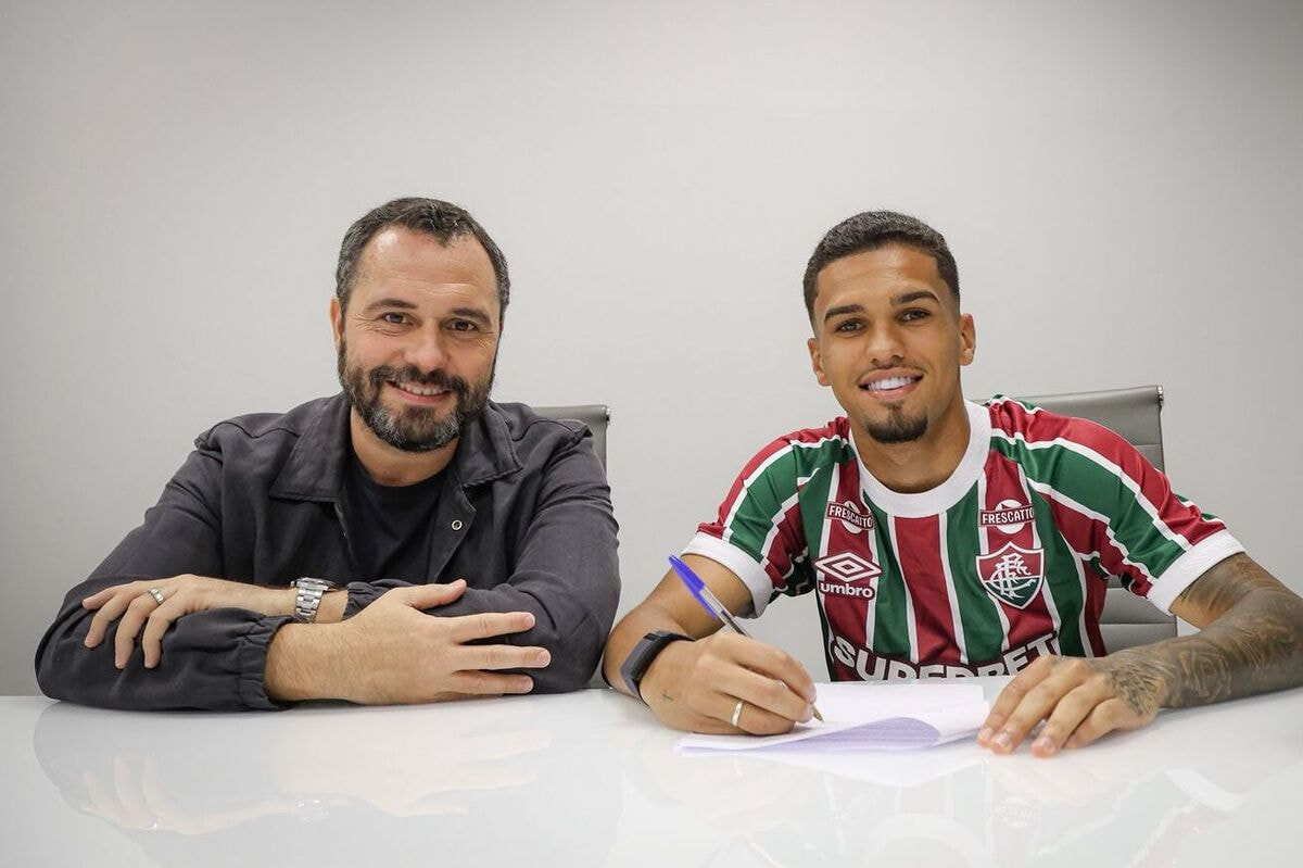 Imagem da noticia Fluminense renova com meia-atacante Riquelme Felipe
