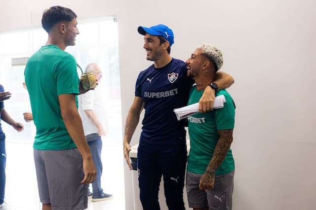 Zubeldía volta aos treinos no Fluminense após procedimento no coração Zubeldía volta aos treinos no Fluminense após procedimento no coração