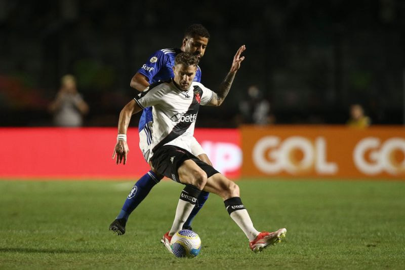 Imagem da noticia Vasco e Cruzeiro duelam neste domingo por posição no Brasileirão