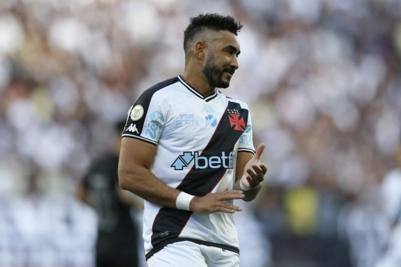 Imagem da noticia Fim da linha: Vasco encerra vínculo com Payet após 17 jogos em 2025
