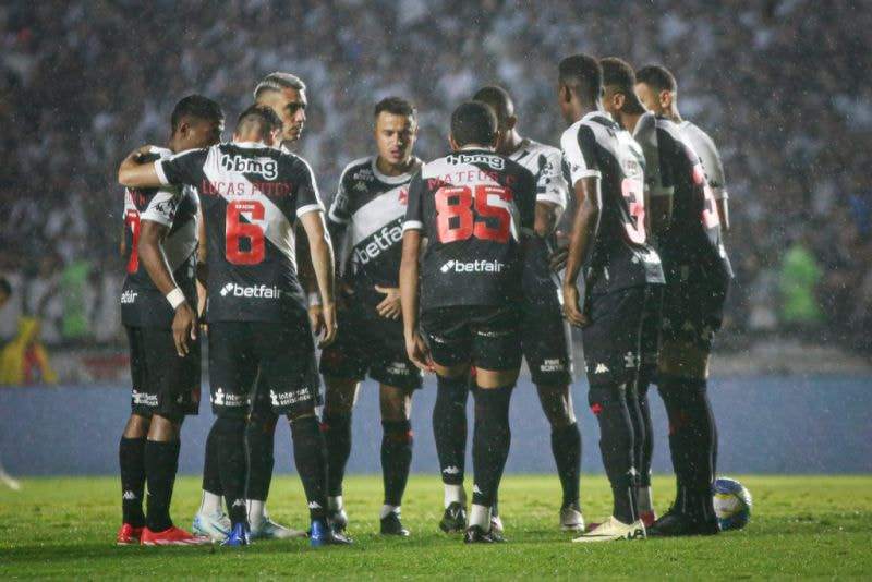 Imagem da noticia Vasco volta a ganhar no Brasileirão e Coutinho vence primeira após seu retorno