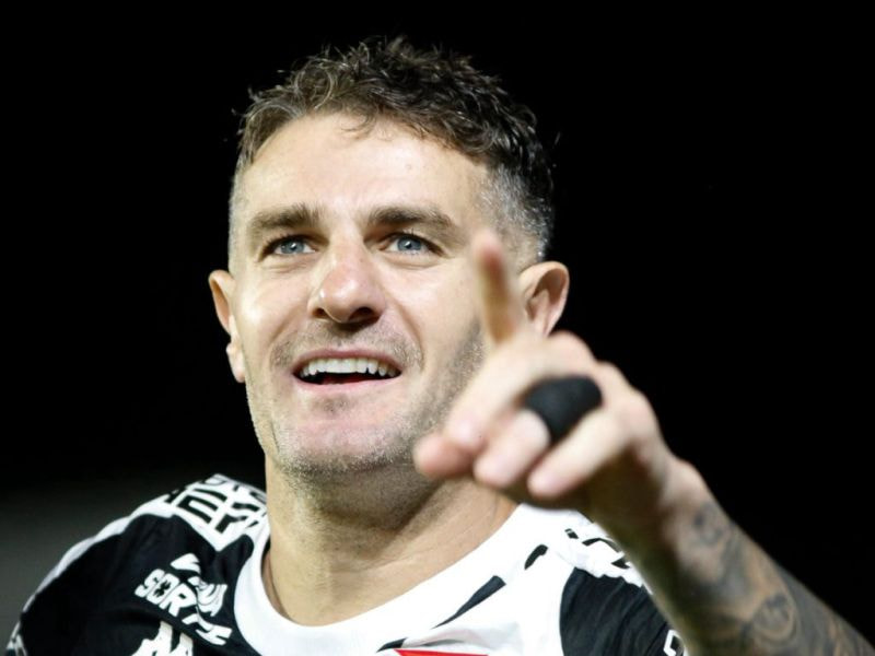 Imagem da noticia Vegetti celebra nova fase do Vasco com Diniz: "É diferenciado"