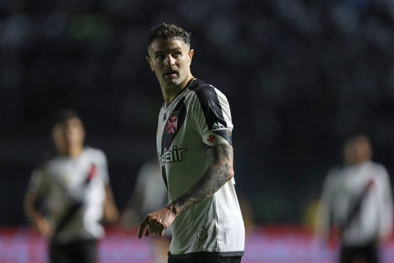 Imagem da noticia Vegetti decide no fim, e Vasco evita derrota para o Volta Redonda