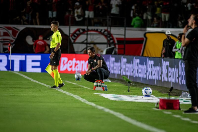 Imagem da noticia Vitória encara o Defensa y Justicia de olho em sobrevivência na Sul-Americana