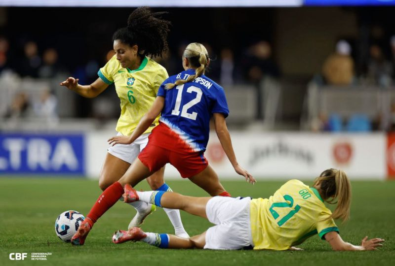 Imagem da noticia Brasil vence os EUA nos acréscimos e encerra jejum de dez anos no futebol feminino