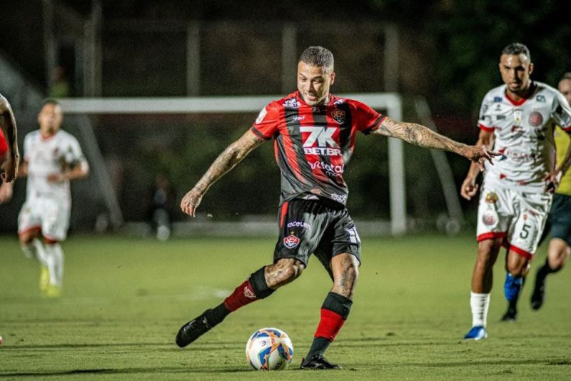 Imagem da noticia Vitória volta a vencer o Atlético e garante vaga na final do Baianão