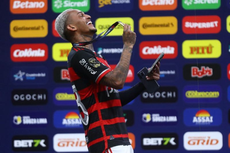 Imagem da noticia Wesley fala sobre volta por cima no Flamengo e diz: “Não trocaria esse momento”