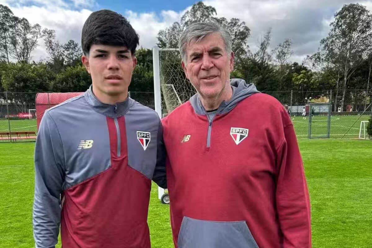 Imagem da noticia Jovem goleiro assina primeiro contrato com São Paulo e tem multa de R$ 385 milhões